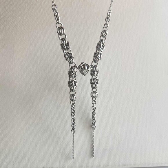 Gothic chainmail butterfly bow silver rosary necklace with a small silver chain - Picture 7 of 8